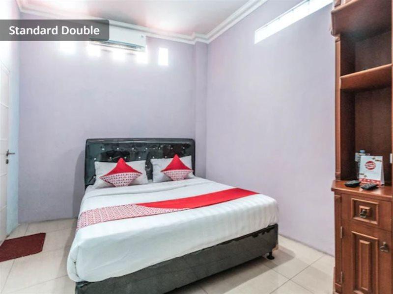 Reddoorz Near Plaza Gede Bekasi