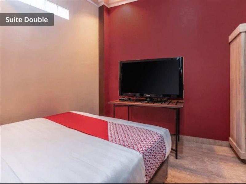 Reddoorz Near Plaza Gede Hotel Bekasi