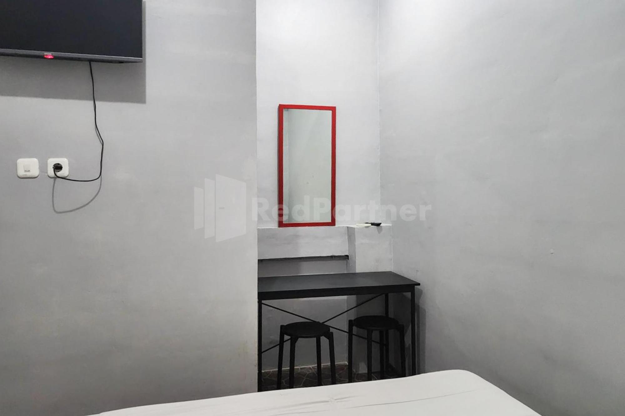 Reddoorz Near Plaza Gede 2* Bekasi